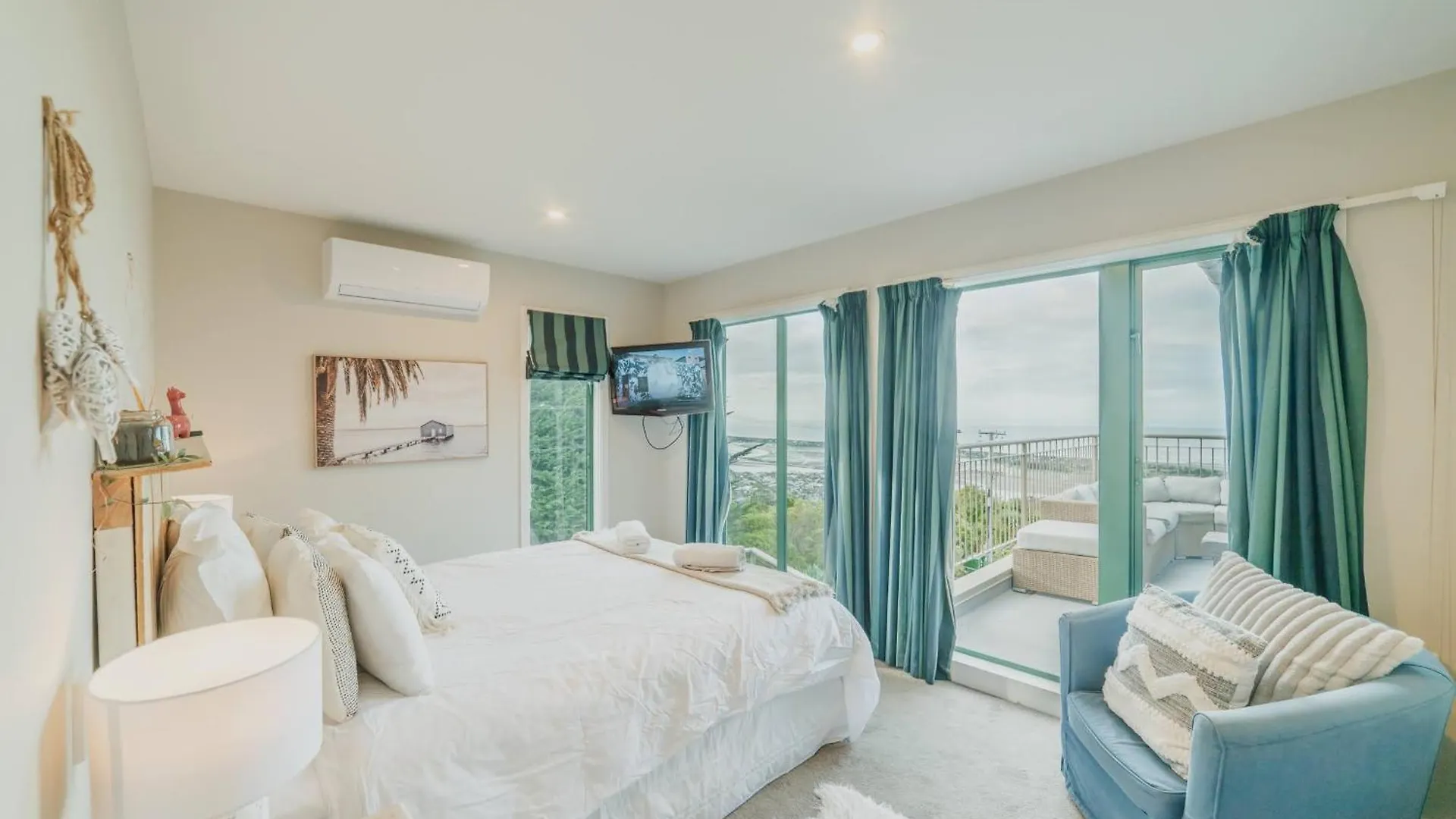 Willa Group-Friendly Retreat - Ocean View Free Parking Christchurch
