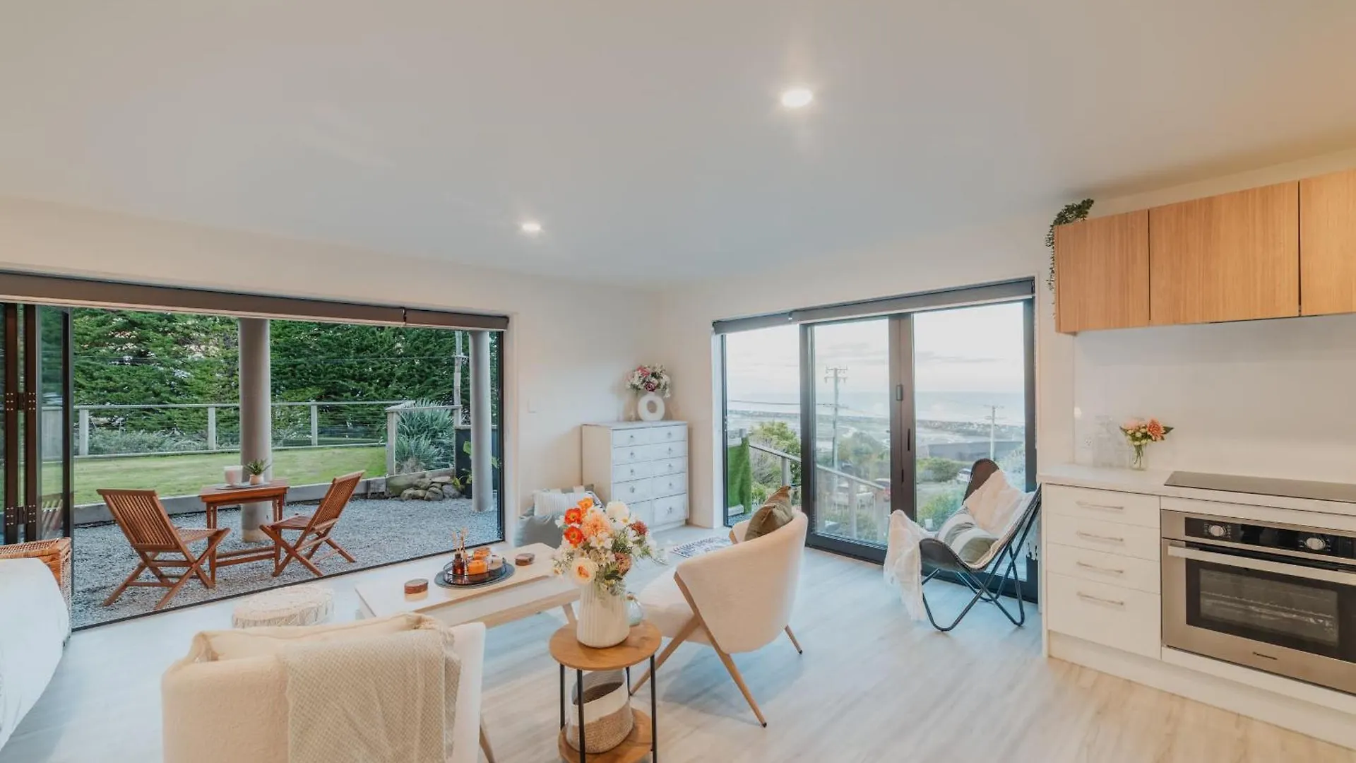 Willa Group-Friendly Retreat - Ocean View Free Parking Christchurch