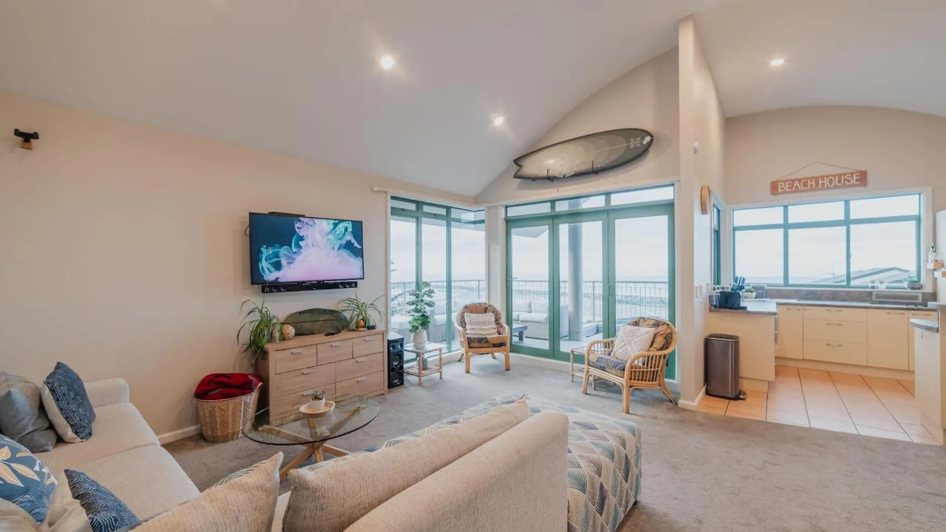 Willa Group-Friendly Retreat - Ocean View Free Parking Christchurch